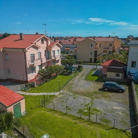 Casa Vacanze Ferrando Pietra Ligure Exterior foto