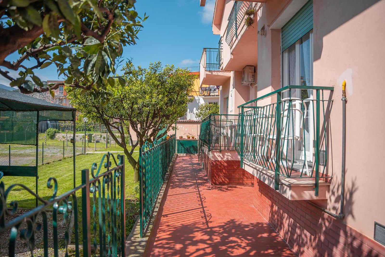 Casa Vacanze Ferrando Pietra Ligure Exterior foto