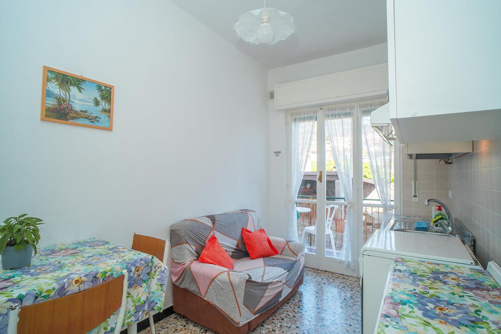 Casa Vacanze Ferrando Pietra Ligure Exterior foto